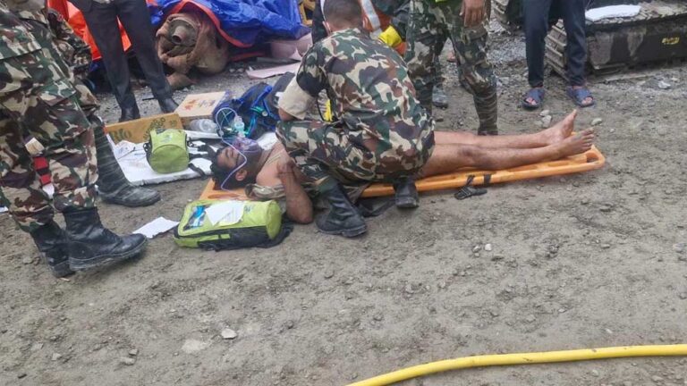 नेपाल में तबाही के 9 दिन बाद सुरंग से आई आवाज, रेस्क्यू टीम ने 2 लोगों को जिंदा निकाला
