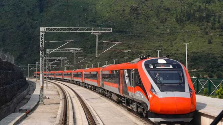260 वंदे भारत स्लीपर ट्रेनों का बड़ा प्लान, राजधानी एक्सप्रेस को टक्कर देंगी हाईटेक सुविधाएं