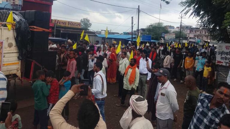 अखिल भारतवर्षीय यादव महासभा ने रैली निकाल कर दी श्री कृष्ण जन्माष्टमी की शुभकामनाएं, पुष्पराजगढ़ में गूंजे जय श्री कृष्ण के जयकारे