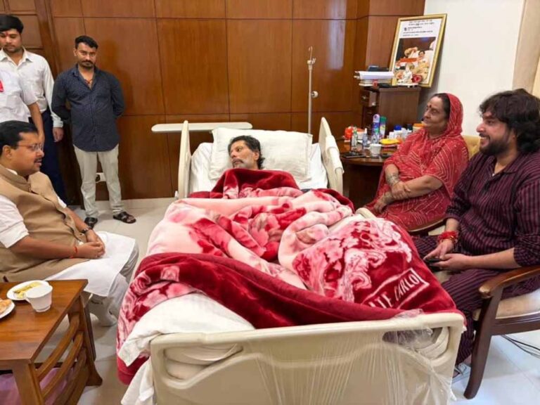 BJP अध्यक्ष नितिन नबीन ने किरण सिंह देव से की मुलाकात, डॉक्टरों से ली स्वास्थ्य की जानकारी