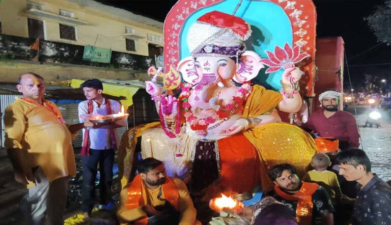 राजनांदगांव में गणेश विसर्जन झांकी पर भारी वाहनों की एंट्री बंद