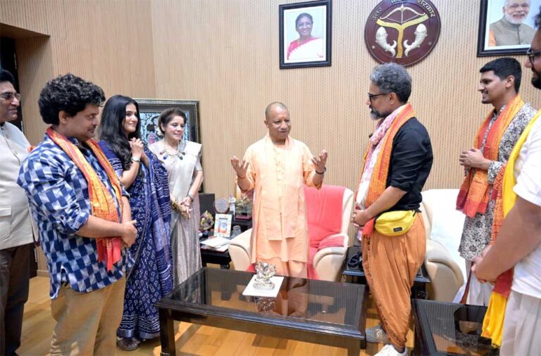 सीएम योगी से मिली फिल्म ‘हनुमान अंश’ की टीम