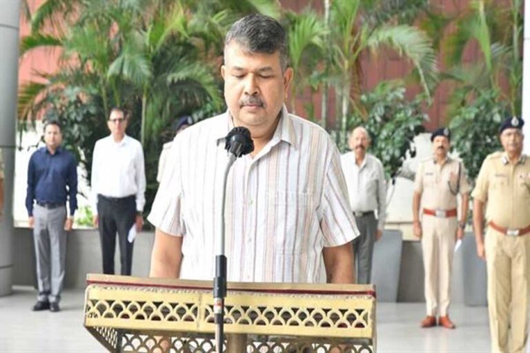 पुलिस मुख्यालय में हुआ राष्ट्रगान एवं राष्ट्रगीत का सामूहिक गायन