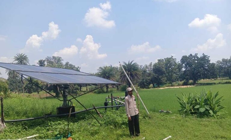 सौर सुजला योजना से बदली किसान चरण सिंह की खेती की तस्वीर