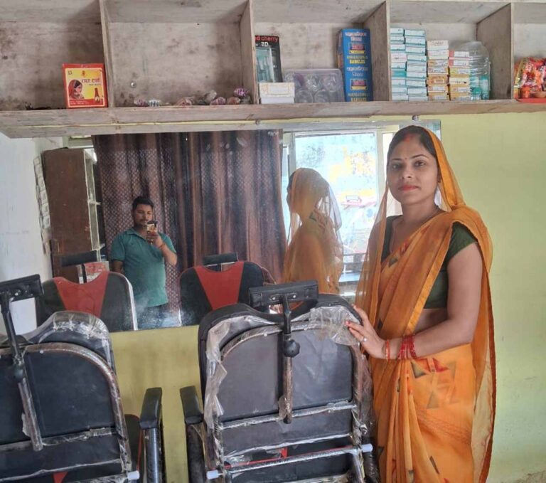 मुख्यमंत्री युवा उद्यमी विकास अभियान से मिली नई पहचान, अमेठी की अर्चना त्रिपाठी बनीं सफल उद्यमी