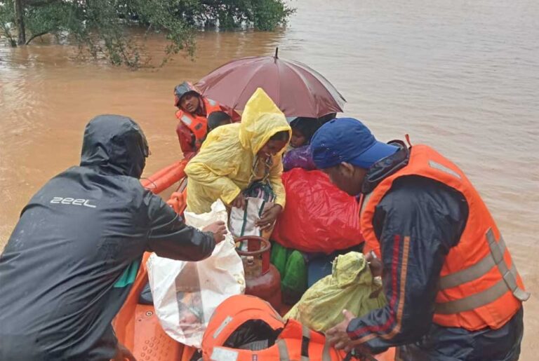 बस्तर में चक्रवाती तूफान ‘अर्नब’ का असर, मूसलाधार बारिश से बाढ़ की स्थिति, प्रशासन ने संभाला मोर्चा