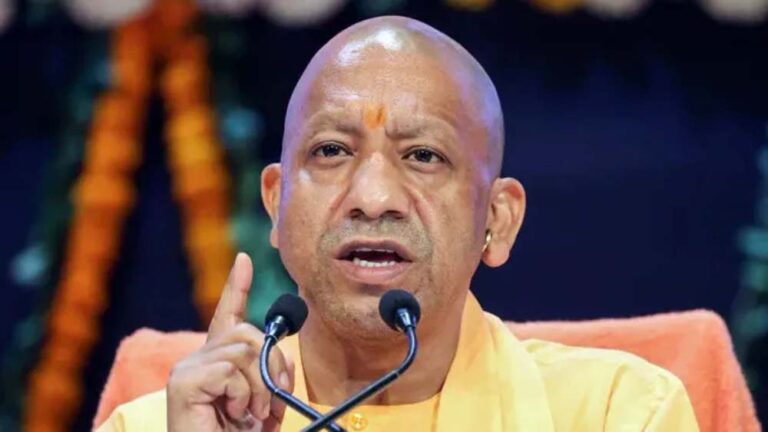 सीएम योगी बोले- हर बच्चे को पढ़नी चाहिए पीएम मोदी की ‘एग्जाम वॉरियर्स’ किताब