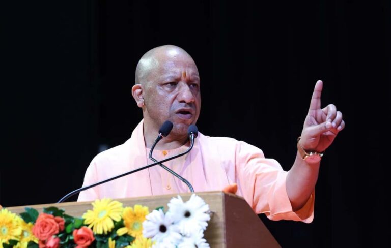 जो नहीं कर पाए वे गिनते जाएं, हम नौकरियां देते जाएंगे: मुख्यमंत्री योगी आदित्यनाथ