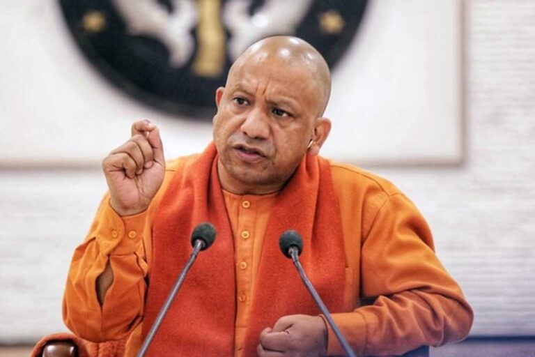 शिक्षक वह दीप हैं, जो ज्ञान का प्रकाश फैलाकर आने वाली पीढ़ियों का मार्ग प्रशस्त करते हैं- सीएम योगी