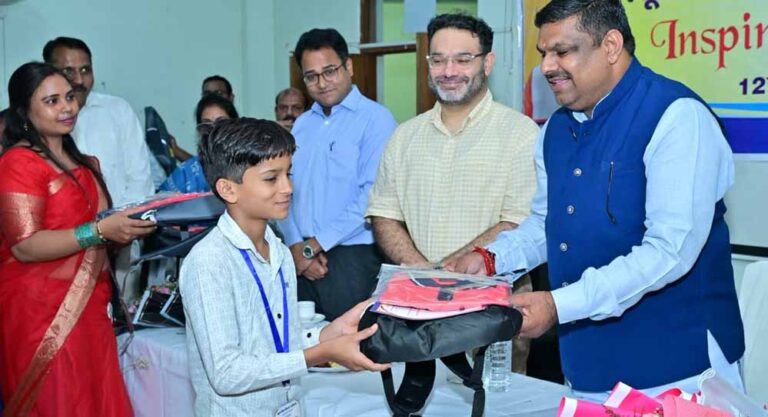 इंस्पायर अवार्ड योजना से बच्चों में नवाचार और वैज्ञानिक सोच को मिल रहा प्रोत्साहन – शिक्षा मंत्री गजेन्द्र यादव