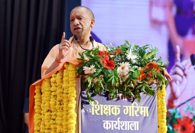 सिल्क क्लस्टर के रूप में विकसित होंगे संत रविदास नगर, मिर्जापुर और वाराणसी : मुख्यमंत्री योगी आदित्यनाथ