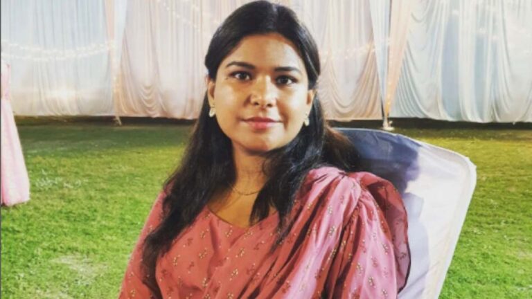 सपा के 34 साल पूरे होने पर ऋचा राजपूत लोध का हमला, राज्य पिछड़ा वर्ग आयोग की सदस्य ने कहा- यूपी के लिए आज काला दिवस