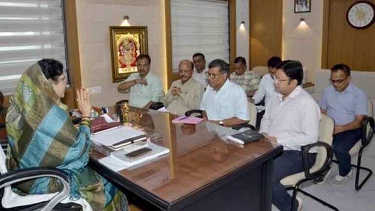समय-सीमा में पूर्ण हो आशिमा मॉल फ्लाईओवर का निर्माण कार्य: राज्यमंत्री (स्वतंत्र प्रभार) गौर