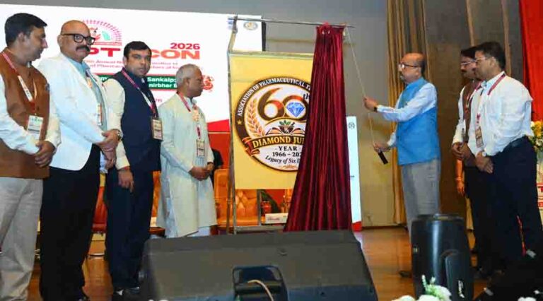 दवाएं सस्ती हों, ग्रामीणों तक पहुंचे इलाज, नकली दवाओं पर लगे रोक -राज्यपाल डेका