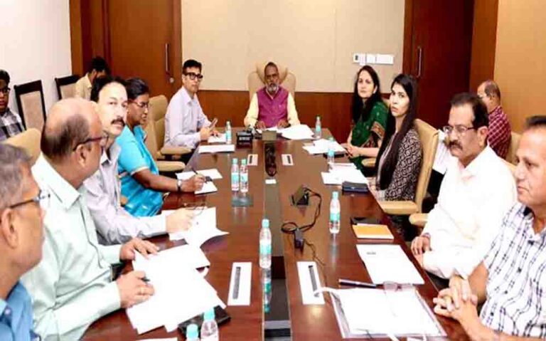 जिला दिव्यांग पुनर्वास केंद्रों को मजबूत बनाएं, निर्बाध संचालन सुनिश्चित करें : मंत्री कुशवाहा
