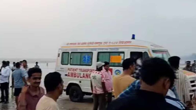 रायगढ़ बीच पर बड़ा हादसा, पुणे के 8 छात्रों की समुद्र में डूबने से मौत