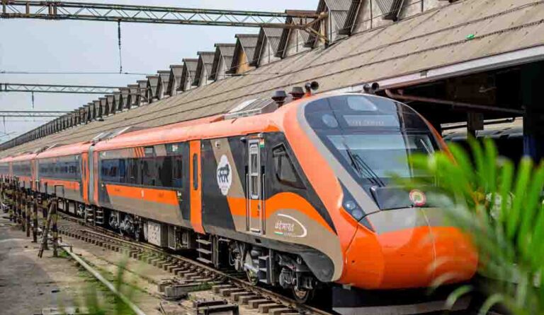 वंदे भारत चेयर कार में मिलीं तकनीकी खामियां, रेलवे बोर्ड ने कपूरथला की कोच फैक्ट्री को दिए सुधार के निर्देश