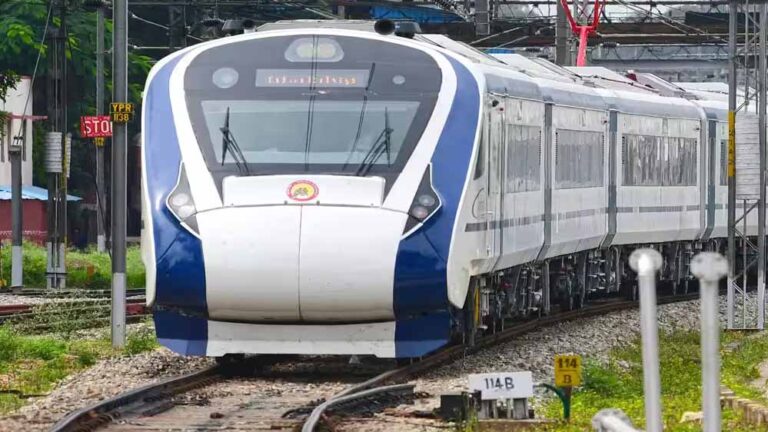 13 घंटे में दिल्ली से पटना! दिवाली-छठ पर चलेगी स्पेशल वंदे भारत? जानें टाइमिंग, किराया और स्टॉपेज