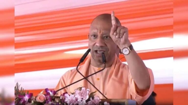 कोलकाता हादसे के बाद यूपी में अलर्ट, CM योगी ने दुर्गा पंडालों की सुरक्षा बढ़ाने के दिए निर्देश