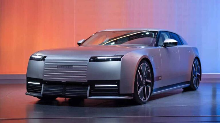 720KM रेंज और सिर्फ 13 मिनट में चार्ज! Jaguar Type-01 की हुई एंट्री, फीचर्स जान रह जाएंगे हैरान