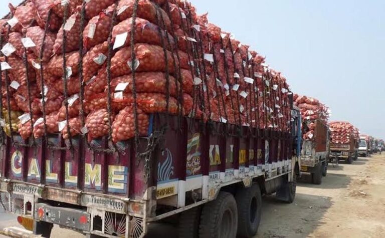 झारखंड के गोला के शकरकंद की बंगाल में धूम, दुर्गा पूजा पर रोजाना 20 ट्रक तक हो रही सप्लाई
