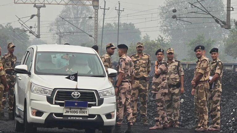 धनबाद में कोयला चोरी पर CISF का एक्शन, 14 ठिकानों पर छापेमारी; 200 किलो कोयला जब्त