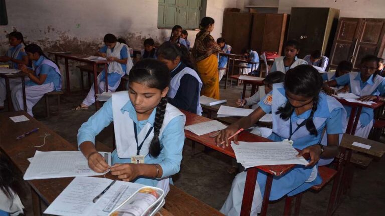दुर्ग के सरकारी स्कूलों में कमजोर रिजल्ट पर प्राचार्यों से जवाब तलब