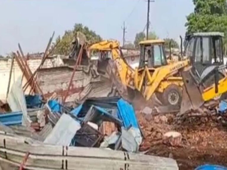 Bhopal News: डेयरी के पास जंगल में मिले गोवंश, गोकशी मामले में संचालक की पत्नी और बेटा भी आरोपी