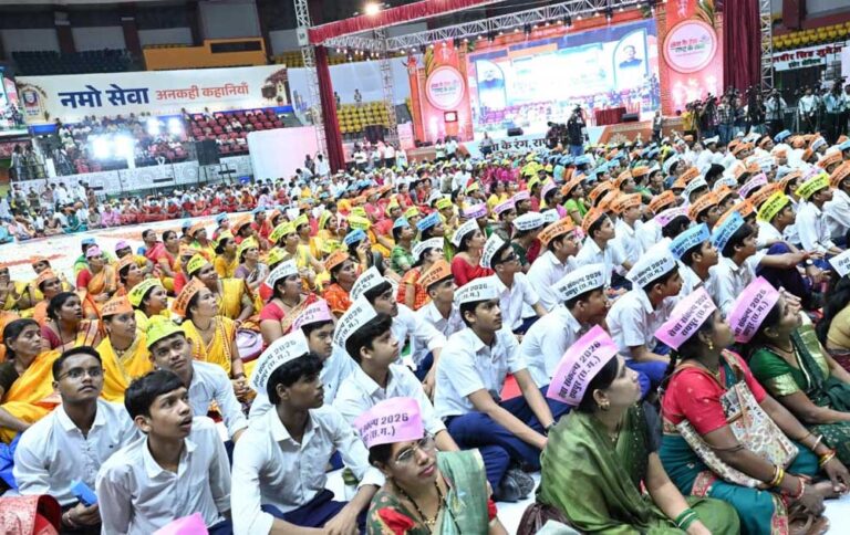 प्रधानमंत्री नरेंद्र मोदी के सार्वजनिक जीवन के 25 वर्ष सेवा, सुशासन और जनकल्याण को समर्पित : मुख्यमंत्री विष्णु देव साय