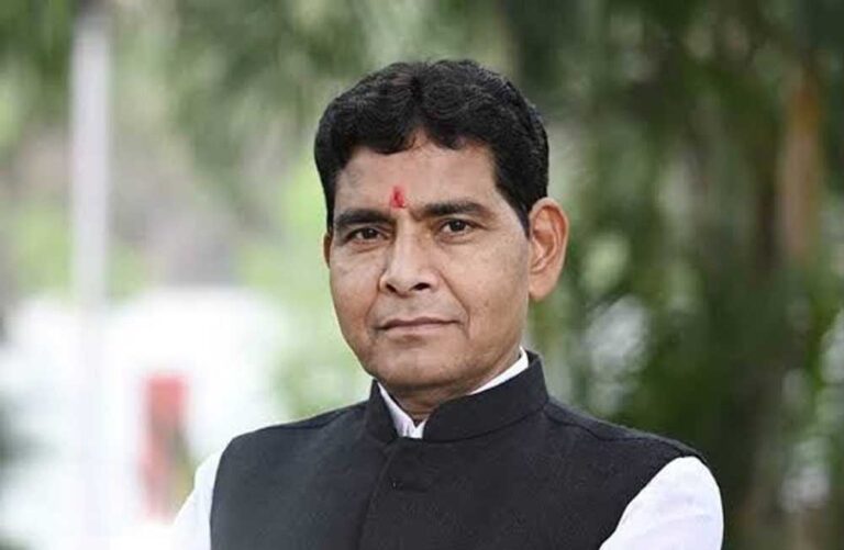 जनसुरक्षा सर्वाेच्च प्राथमिकता, चक्रवाती तूफान से निपटने सभी तैयारियां सुनिश्चित करें -राजस्व मंत्री टंक राम वर्मा