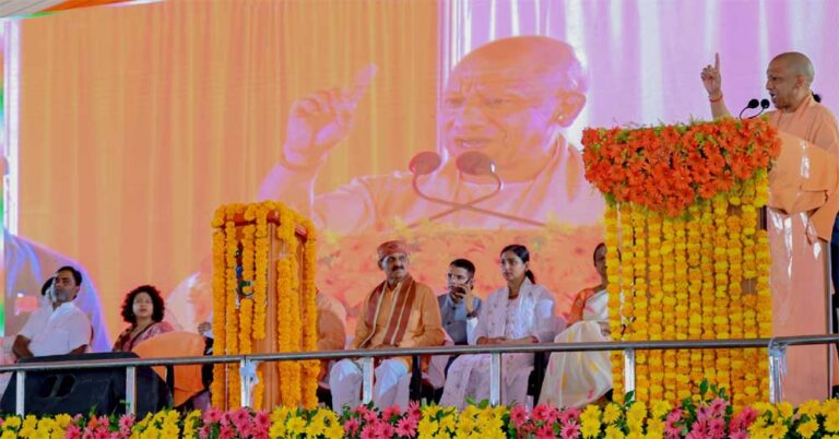सीएम योगी ने दी अखिलेश को खुली चुनौती- आइए, अयोध्या से किस्मत आजमाते हैं