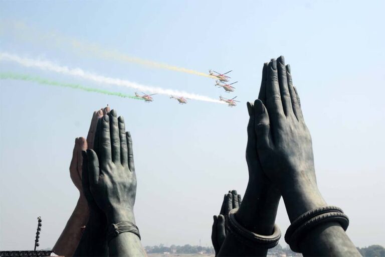 भारतीय वायु सेना की 94वीं वर्षगांठ के पर वाराणसी में ‘विंग्स ओवर गंगा’ एयर शो
