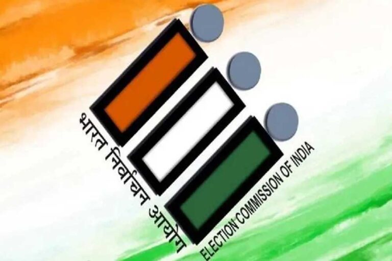 SIR के समर्थन में 42 पूर्व जजों की चिट्ठी, कहा- चुनाव आयोग पर सवाल उठाना राजनीतिक विरोध