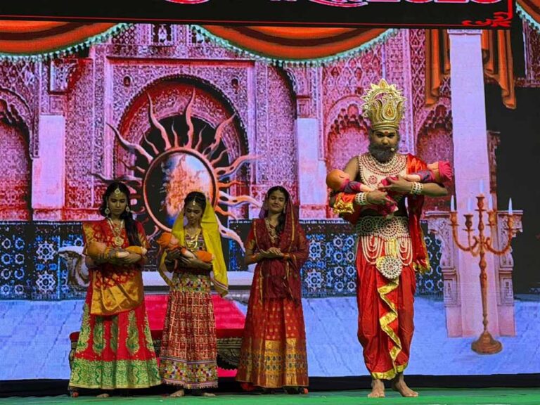 मुख्यमंत्री योगी आदित्यनाथ की पहल से दिल्ली में सजी फिल्मी सितारों की रामलीला