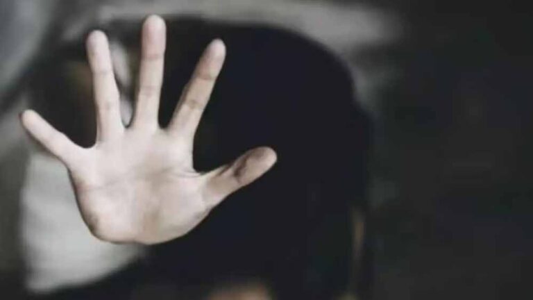 TVK पदाधिकारी पर नाबालिग से यौन शोषण का आरोप, शादी के लिए ₹25 लाख मांगने का दावा
