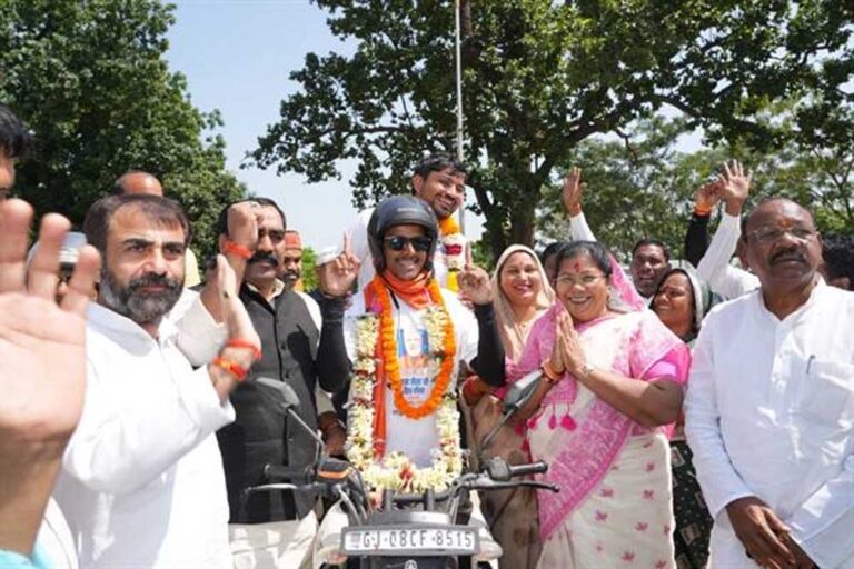 प्रधानमंत्री नरेन्द्र मोदी के 25 वर्षों के राष्ट्रसेवा के संकल्प को जन-जन तक पहुंचाने का किया आह्वान
